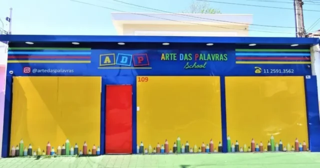 ADP-School-Fachada