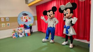 Minie e Mickey na ADP School